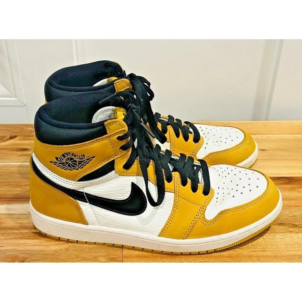 Nike Air Jordan 1 Retro High OG Yellow Ochre Men's Size 9.5 DZ5485-701